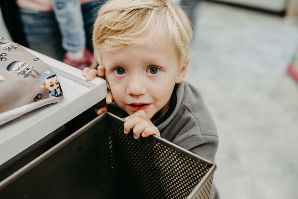 Kinderportrait von einem blonden Jungen